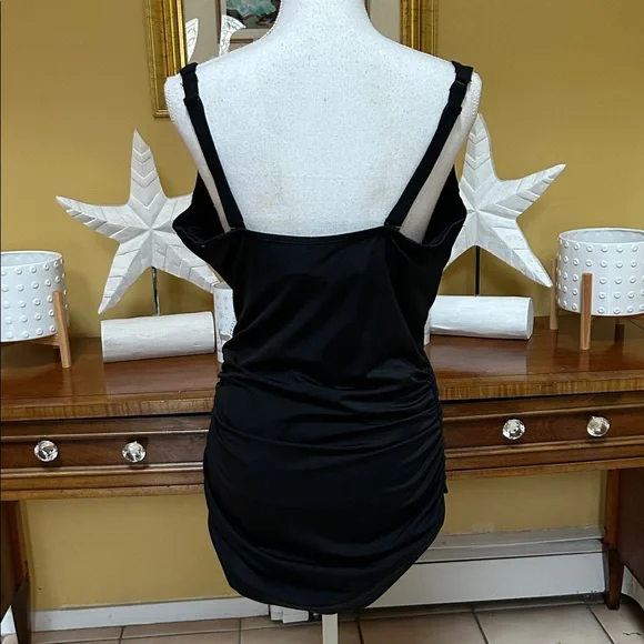 Torrid Size 2 Black Lace Up Wireless One Piece Ruched Bra Support Swimsuit 18/20 - Picture 7 of 15
